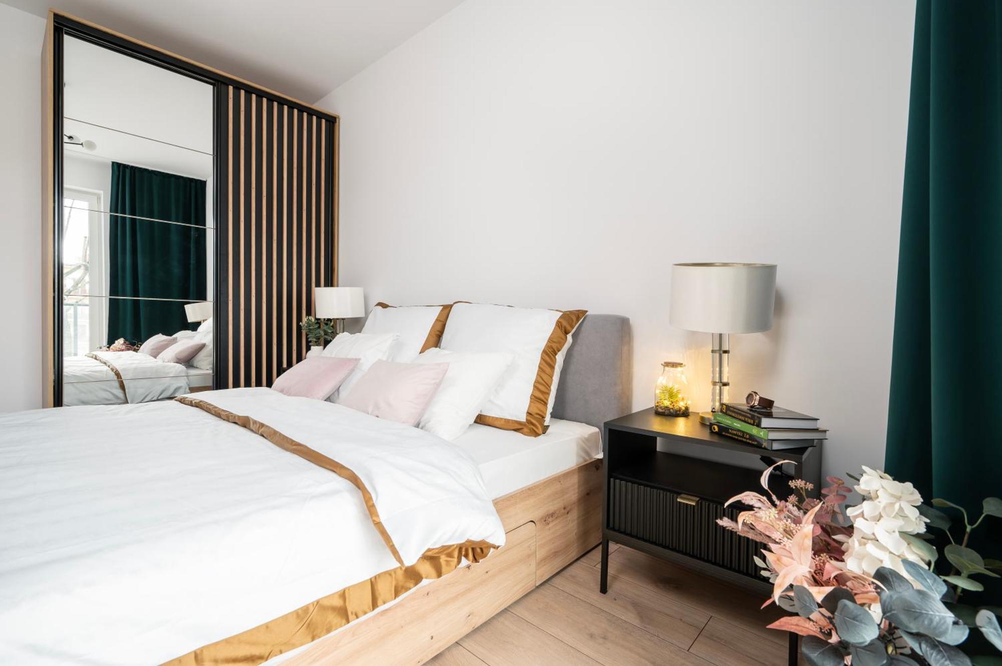 Manufaktura Residence - Apartamenty Prestiz Z Garazem Podziemnym I Dwoma Lazienkami Lodz  Luaran gambar